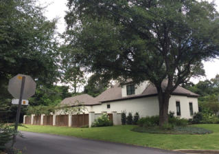 Exterior painting project completed in Mobile, Alabama by Meadows Painting.